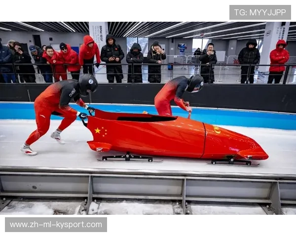 _冬季特色赛事：冰雪场地中的热血对决_，冰雪运动比赛视频