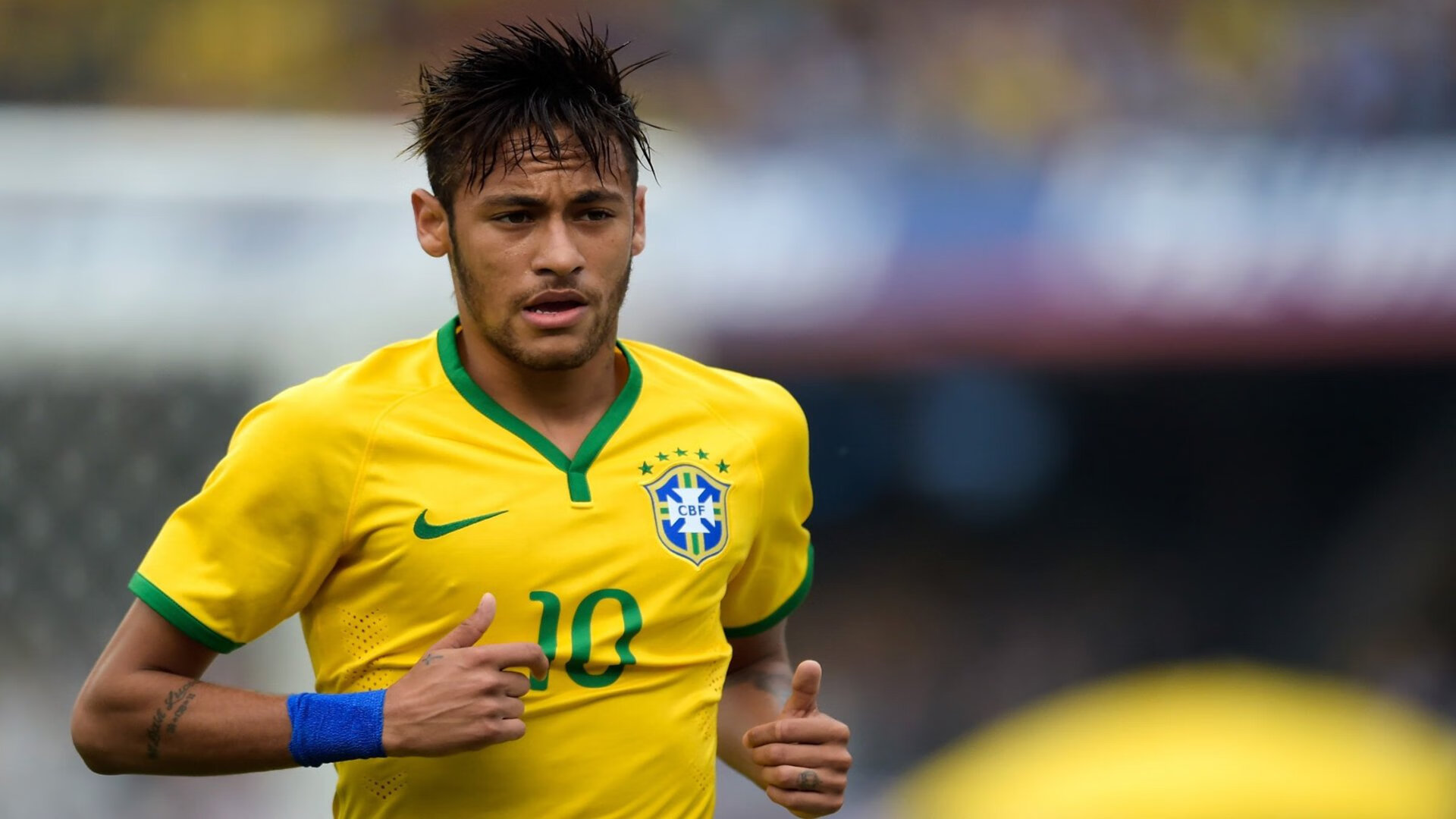 “费尔南多·比亚尔巴的技术突破，使美洲狮队成为全球橄榄球的新力量”